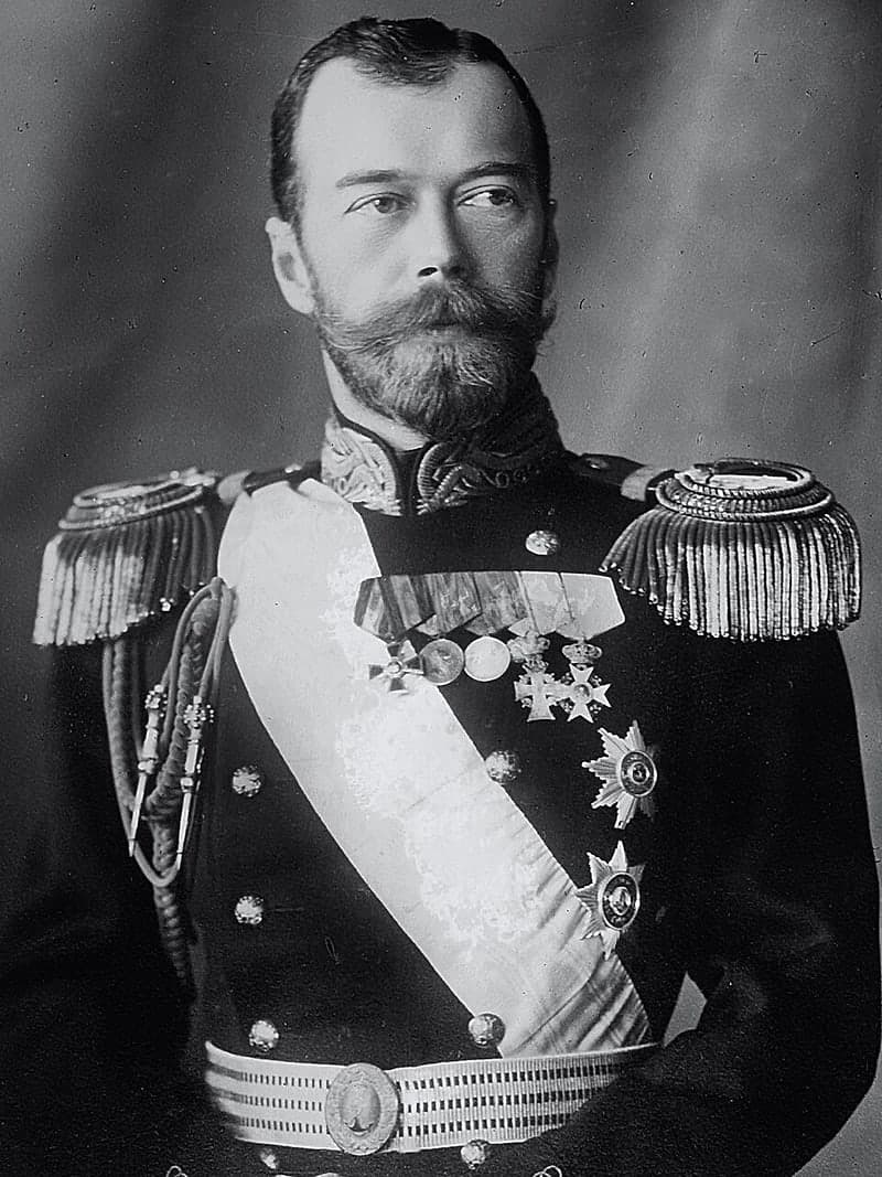 Николай II в парадном мундире